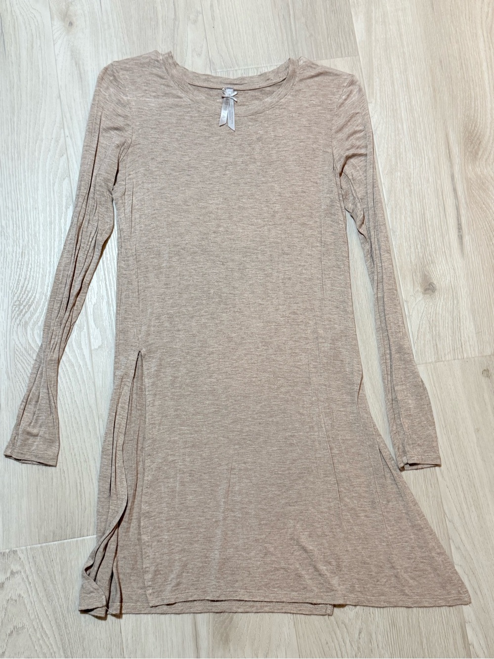 bebe Long Sleeve Taupe Tunic Top With Side Slits